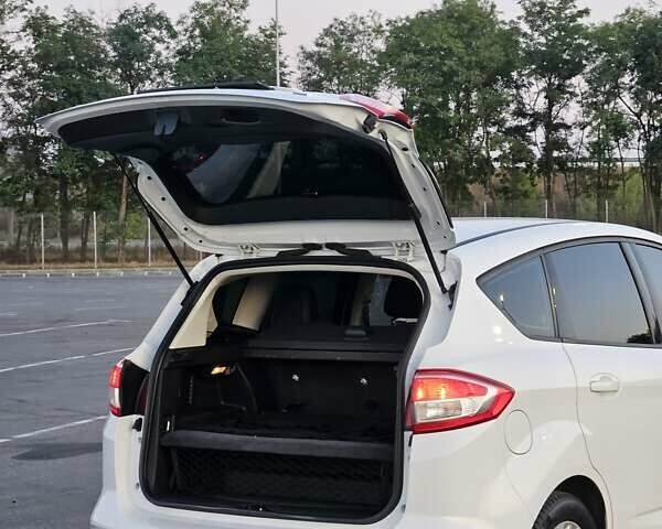 Белый Форд Си-Макс, объемом двигателя 2 л и пробегом 120 тыс. км за 13600 $, фото 5 на Automoto.ua