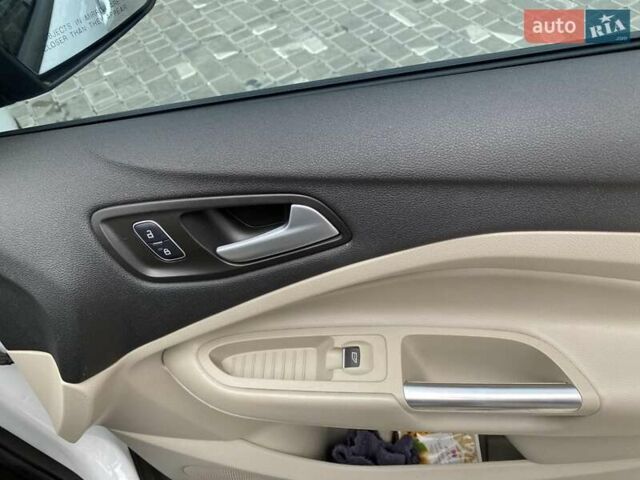 Белый Форд Си-Макс, объемом двигателя 2 л и пробегом 206 тыс. км за 12000 $, фото 15 на Automoto.ua