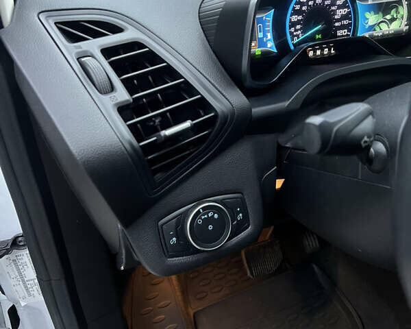 Белый Форд Си-Макс, объемом двигателя 2 л и пробегом 85 тыс. км за 12700 $, фото 14 на Automoto.ua