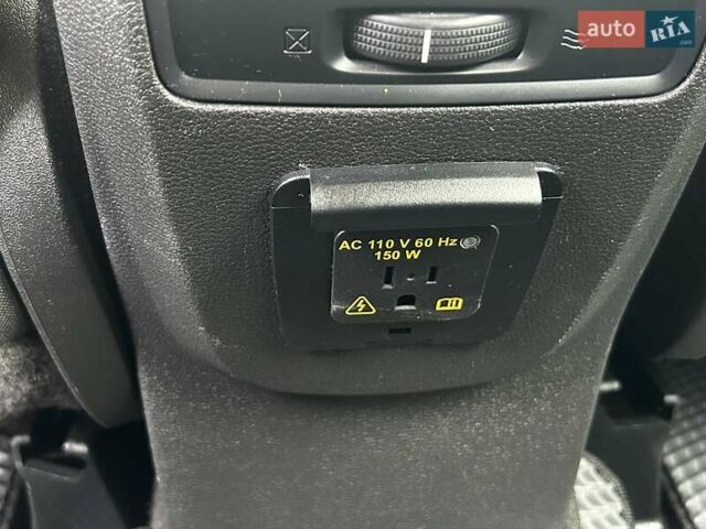 Білий Форд Сі-Макс, об'ємом двигуна 2 л та пробігом 246 тис. км за 10990 $, фото 25 на Automoto.ua