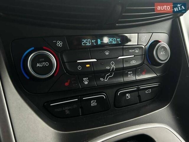 Білий Форд Сі-Макс, об'ємом двигуна 2 л та пробігом 246 тис. км за 10990 $, фото 19 на Automoto.ua