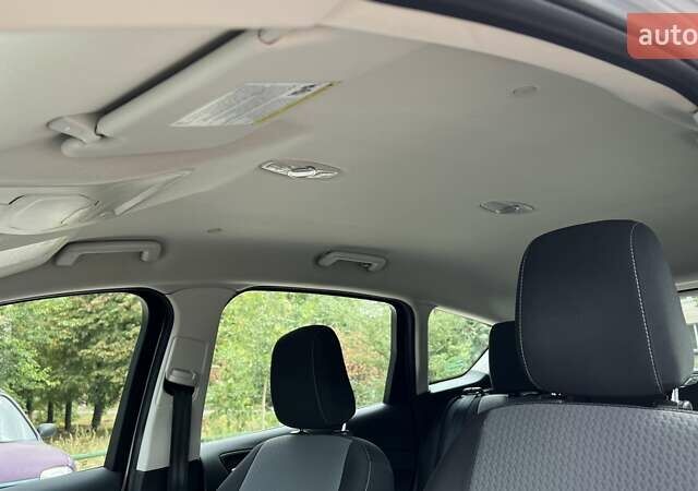 Білий Форд Сі-Макс, об'ємом двигуна 2 л та пробігом 246 тис. км за 10000 $, фото 12 на Automoto.ua