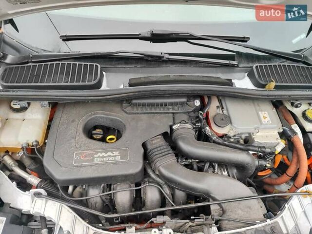 Белый Форд Си-Макс, объемом двигателя 2 л и пробегом 115 тыс. км за 13500 $, фото 6 на Automoto.ua