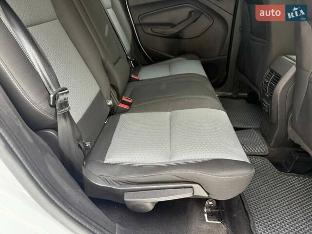 Белый Форд Си-Макс, объемом двигателя 2 л и пробегом 135 тыс. км за 11500 $, фото 8 на Automoto.ua