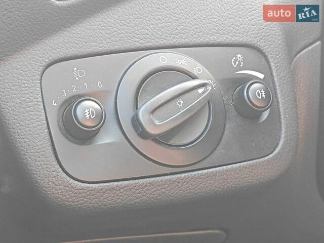 Білий Форд Сі-Макс, об'ємом двигуна 2 л та пробігом 300 тис. км за 11800 $, фото 9 на Automoto.ua