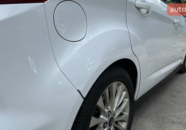 Білий Форд Сі-Макс, об'ємом двигуна 2 л та пробігом 246 тис. км за 10000 $, фото 7 на Automoto.ua