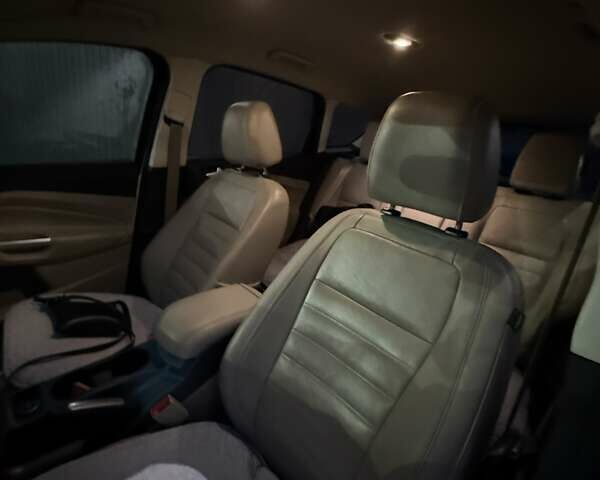 Белый Форд Си-Макс, объемом двигателя 2 л и пробегом 111 тыс. км за 15100 $, фото 6 на Automoto.ua