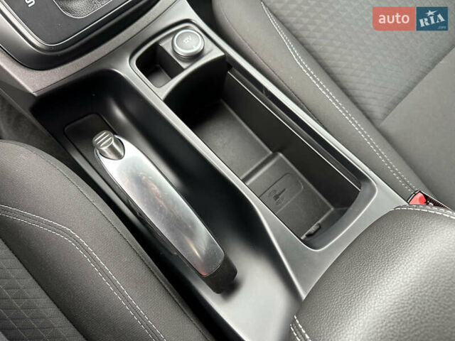 Белый Форд Си-Макс, объемом двигателя 1.5 л и пробегом 164 тыс. км за 12600 $, фото 44 на Automoto.ua