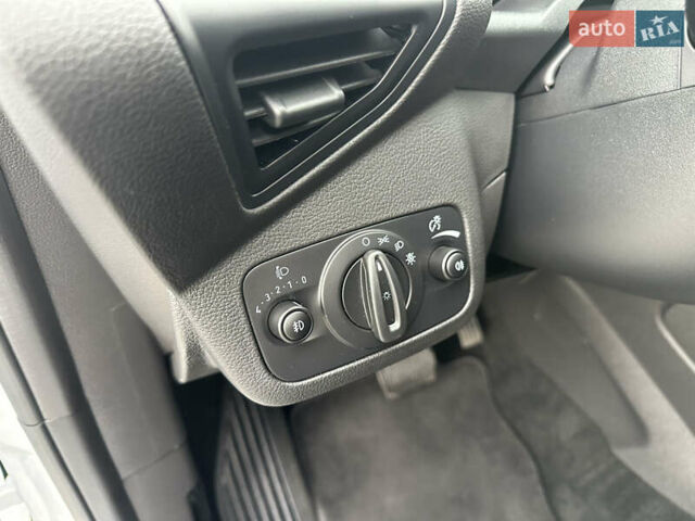 Белый Форд Си-Макс, объемом двигателя 1.5 л и пробегом 164 тыс. км за 12600 $, фото 36 на Automoto.ua