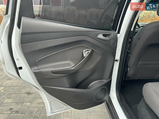 Белый Форд Си-Макс, объемом двигателя 1.5 л и пробегом 164 тыс. км за 12600 $, фото 24 на Automoto.ua