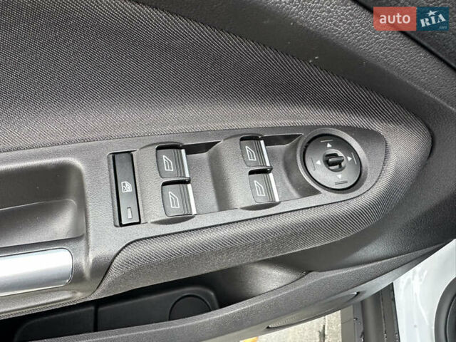 Белый Форд Си-Макс, объемом двигателя 1.5 л и пробегом 164 тыс. км за 12600 $, фото 35 на Automoto.ua