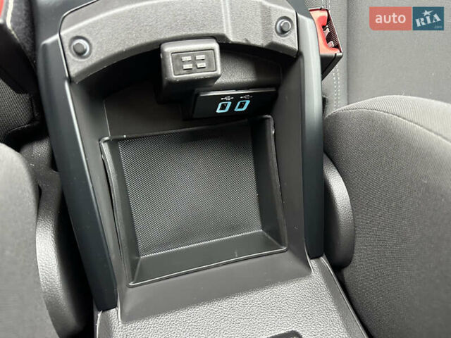 Белый Форд Си-Макс, объемом двигателя 1.5 л и пробегом 164 тыс. км за 12600 $, фото 45 на Automoto.ua