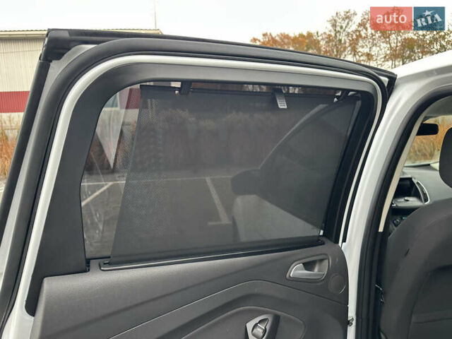 Белый Форд Си-Макс, объемом двигателя 1.5 л и пробегом 164 тыс. км за 12600 $, фото 25 на Automoto.ua