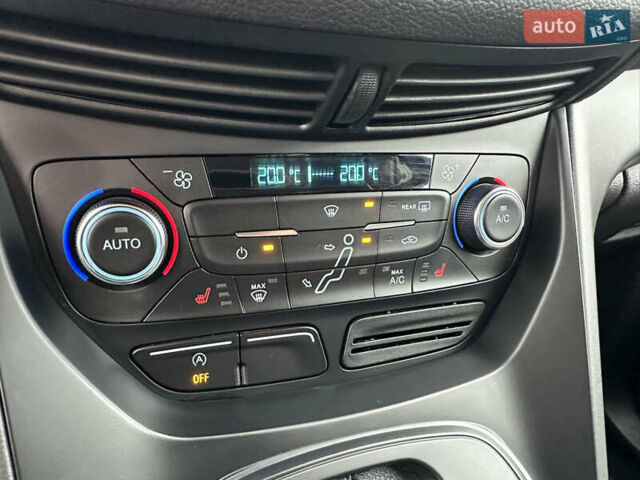 Белый Форд Си-Макс, объемом двигателя 1.5 л и пробегом 164 тыс. км за 12600 $, фото 42 на Automoto.ua