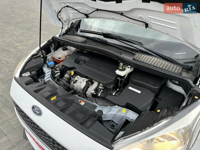 Белый Форд Си-Макс, объемом двигателя 1.5 л и пробегом 164 тыс. км за 12600 $, фото 52 на Automoto.ua