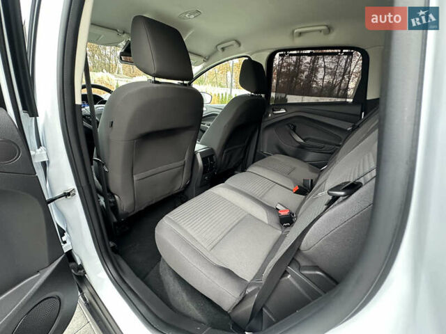 Белый Форд Си-Макс, объемом двигателя 1.5 л и пробегом 164 тыс. км за 12600 $, фото 23 на Automoto.ua