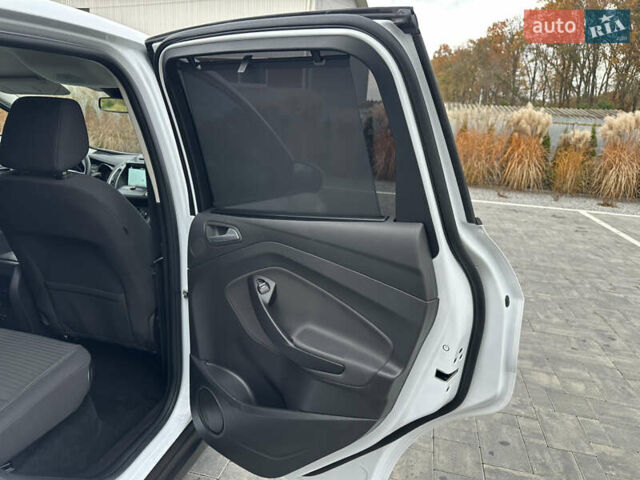 Белый Форд Си-Макс, объемом двигателя 1.5 л и пробегом 164 тыс. км за 12600 $, фото 32 на Automoto.ua