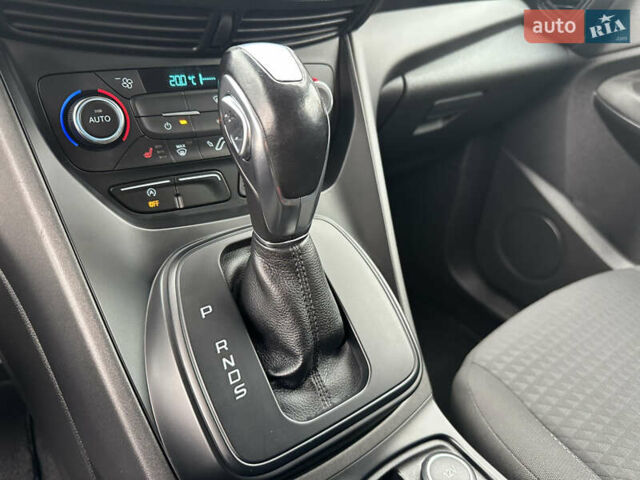 Белый Форд Си-Макс, объемом двигателя 1.5 л и пробегом 164 тыс. км за 12600 $, фото 43 на Automoto.ua