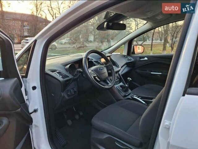 Белый Форд Си-Макс, объемом двигателя 1.5 л и пробегом 120 тыс. км за 12750 $, фото 2 на Automoto.ua