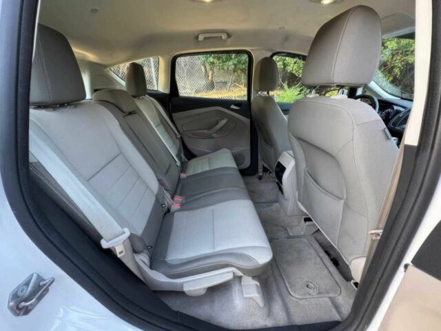 Білий Форд Сі-Макс, об'ємом двигуна 2 л та пробігом 89 тис. км за 6700 $, фото 12 на Automoto.ua