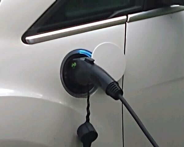 Белый Форд Си-Макс, объемом двигателя 2 л и пробегом 202 тыс. км за 10300 $, фото 12 на Automoto.ua