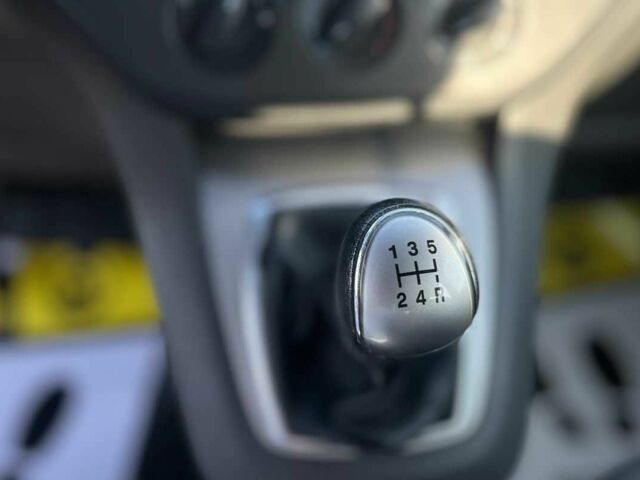 Белый Форд Си-Макс, объемом двигателя 1.6 л и пробегом 130 тыс. км за 6000 $, фото 17 на Automoto.ua