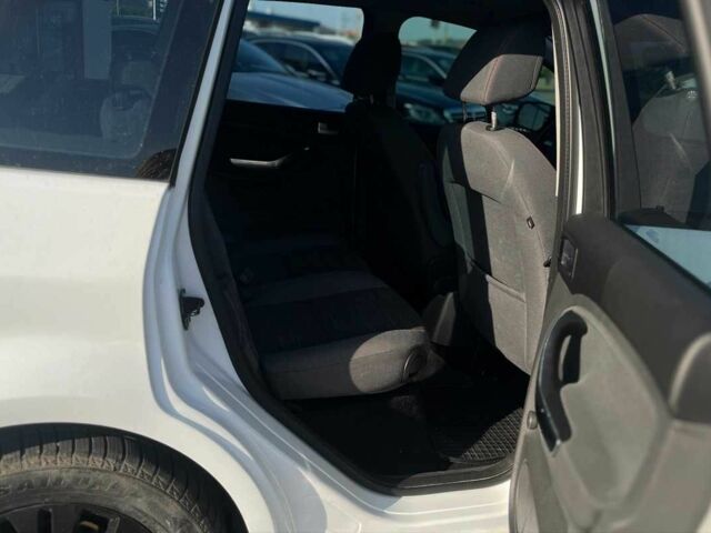 Белый Форд Си-Макс, объемом двигателя 1.6 л и пробегом 130 тыс. км за 6000 $, фото 10 на Automoto.ua