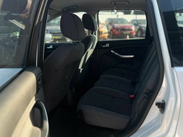 Белый Форд Си-Макс, объемом двигателя 1.6 л и пробегом 130 тыс. км за 6000 $, фото 12 на Automoto.ua