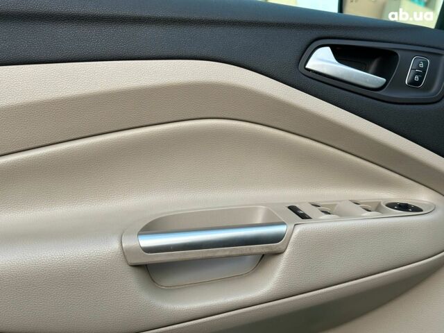 Бежевый Форд Си-Макс, объемом двигателя 2 л и пробегом 228 тыс. км за 15490 $, фото 10 на Automoto.ua