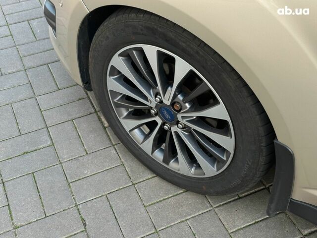 Бежевый Форд Си-Макс, объемом двигателя 2 л и пробегом 228 тыс. км за 15490 $, фото 6 на Automoto.ua