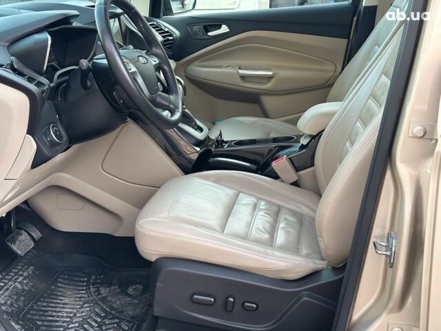 Бежевый Форд Си-Макс, объемом двигателя 2 л и пробегом 228 тыс. км за 15490 $, фото 9 на Automoto.ua