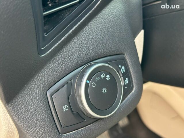 Бежевый Форд Си-Макс, объемом двигателя 2 л и пробегом 228 тыс. км за 15490 $, фото 13 на Automoto.ua