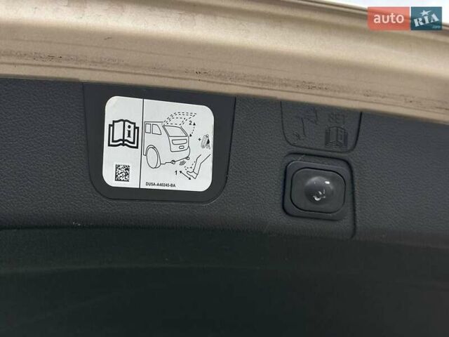 Бежевий Форд Сі-Макс, об'ємом двигуна 2 л та пробігом 167 тис. км за 14250 $, фото 85 на Automoto.ua