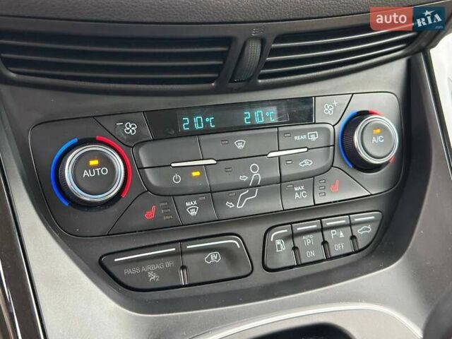 Бежевий Форд Сі-Макс, об'ємом двигуна 2 л та пробігом 167 тис. км за 14250 $, фото 78 на Automoto.ua