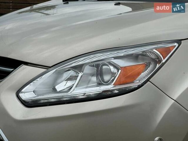 Бежевий Форд Сі-Макс, об'ємом двигуна 2 л та пробігом 167 тис. км за 14250 $, фото 5 на Automoto.ua