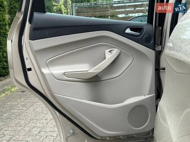 Бежевий Форд Сі-Макс, об'ємом двигуна 2 л та пробігом 167 тис. км за 14250 $, фото 61 на Automoto.ua