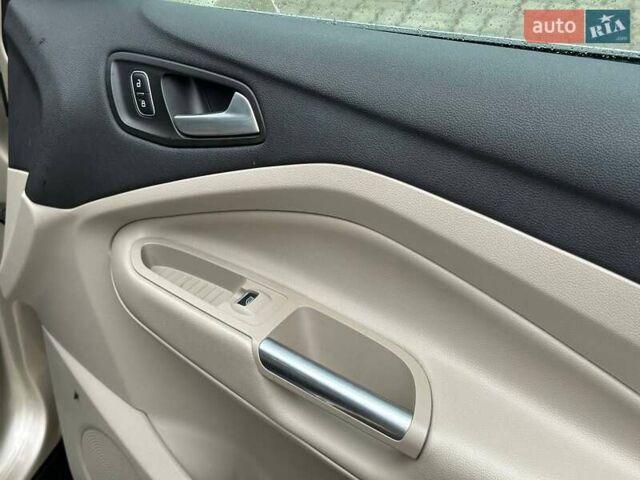 Бежевий Форд Сі-Макс, об'ємом двигуна 2 л та пробігом 167 тис. км за 14250 $, фото 41 на Automoto.ua