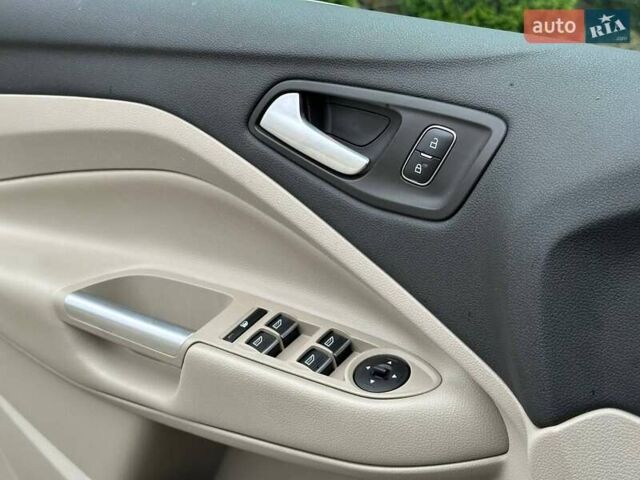 Бежевий Форд Сі-Макс, об'ємом двигуна 2 л та пробігом 167 тис. км за 14250 $, фото 71 на Automoto.ua