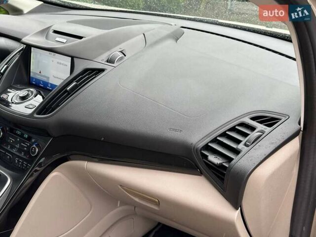 Бежевий Форд Сі-Макс, об'ємом двигуна 2 л та пробігом 167 тис. км за 14250 $, фото 48 на Automoto.ua