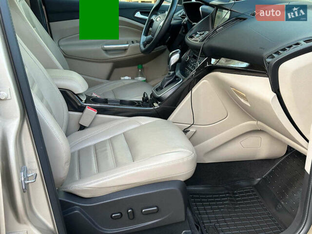 Бежевый Форд Си-Макс, объемом двигателя 2 л и пробегом 228 тыс. км за 15490 $, фото 25 на Automoto.ua