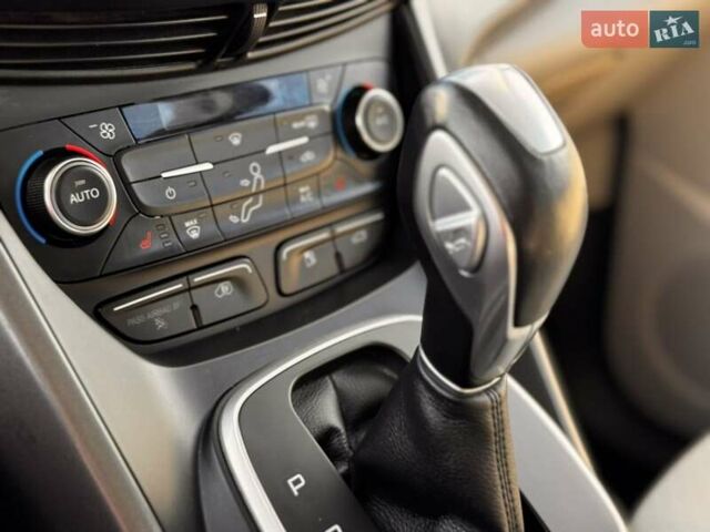 Бежевий Форд Сі-Макс, об'ємом двигуна 2 л та пробігом 120 тис. км за 9200 $, фото 14 на Automoto.ua
