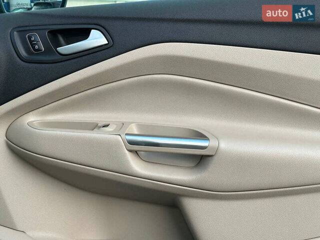 Бежевый Форд Си-Макс, объемом двигателя 2 л и пробегом 228 тыс. км за 15490 $, фото 26 на Automoto.ua