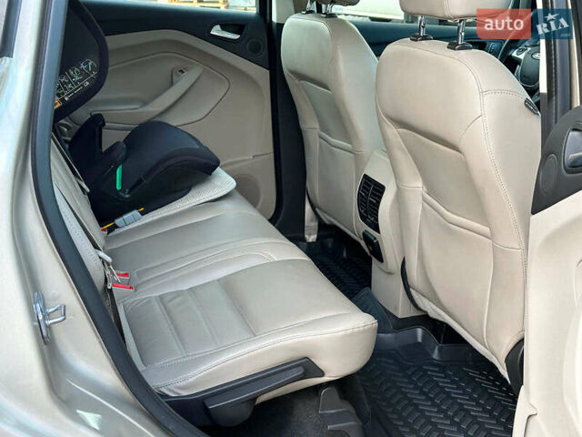 Бежевый Форд Си-Макс, объемом двигателя 2 л и пробегом 228 тыс. км за 15490 $, фото 19 на Automoto.ua