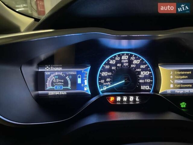 Бежевий Форд Сі-Макс, об'ємом двигуна 2 л та пробігом 228 тис. км за 14900 $, фото 12 на Automoto.ua