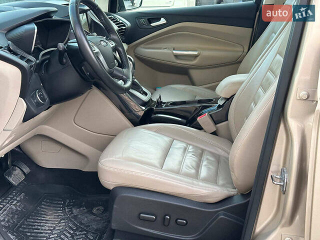 Бежевый Форд Си-Макс, объемом двигателя 2 л и пробегом 228 тыс. км за 15490 $, фото 9 на Automoto.ua