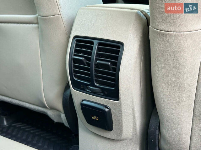 Бежевый Форд Си-Макс, объемом двигателя 2 л и пробегом 228 тыс. км за 15490 $, фото 21 на Automoto.ua