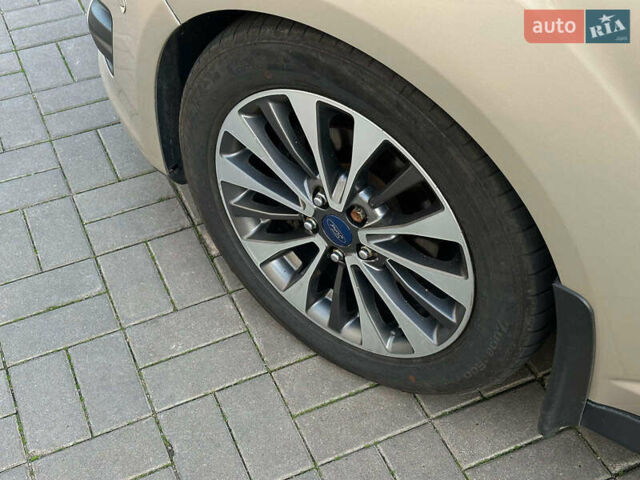 Бежевый Форд Си-Макс, объемом двигателя 2 л и пробегом 228 тыс. км за 15490 $, фото 6 на Automoto.ua