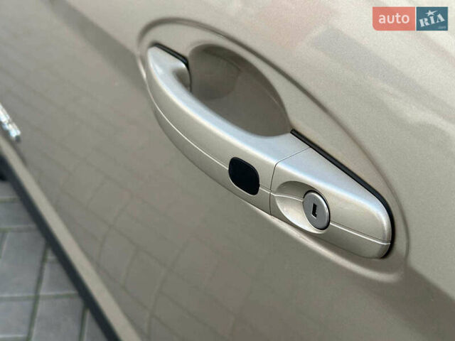 Бежевый Форд Си-Макс, объемом двигателя 2 л и пробегом 228 тыс. км за 15490 $, фото 7 на Automoto.ua