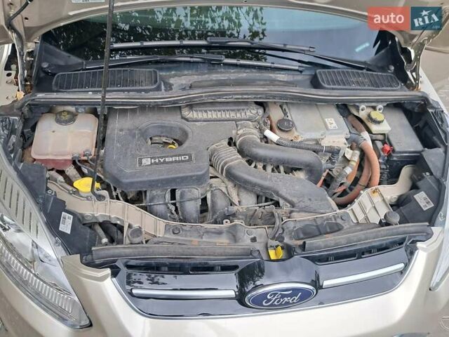 Бежевий Форд Сі-Макс, об'ємом двигуна 2 л та пробігом 228 тис. км за 14900 $, фото 8 на Automoto.ua