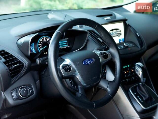 Бежевий Форд Сі-Макс, об'ємом двигуна 2 л та пробігом 146 тис. км за 13999 $, фото 15 на Automoto.ua